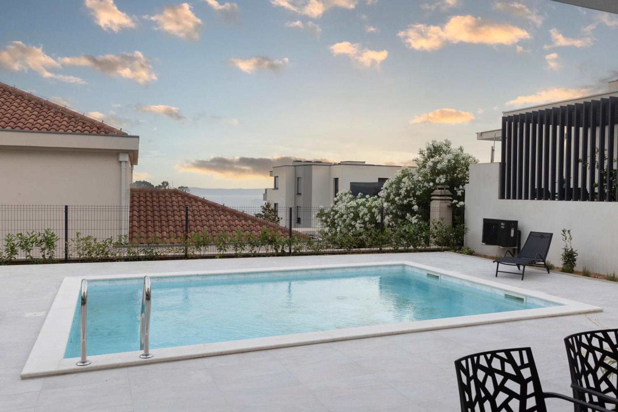 Silva Maris Apartments Макарска Экстерьер фото