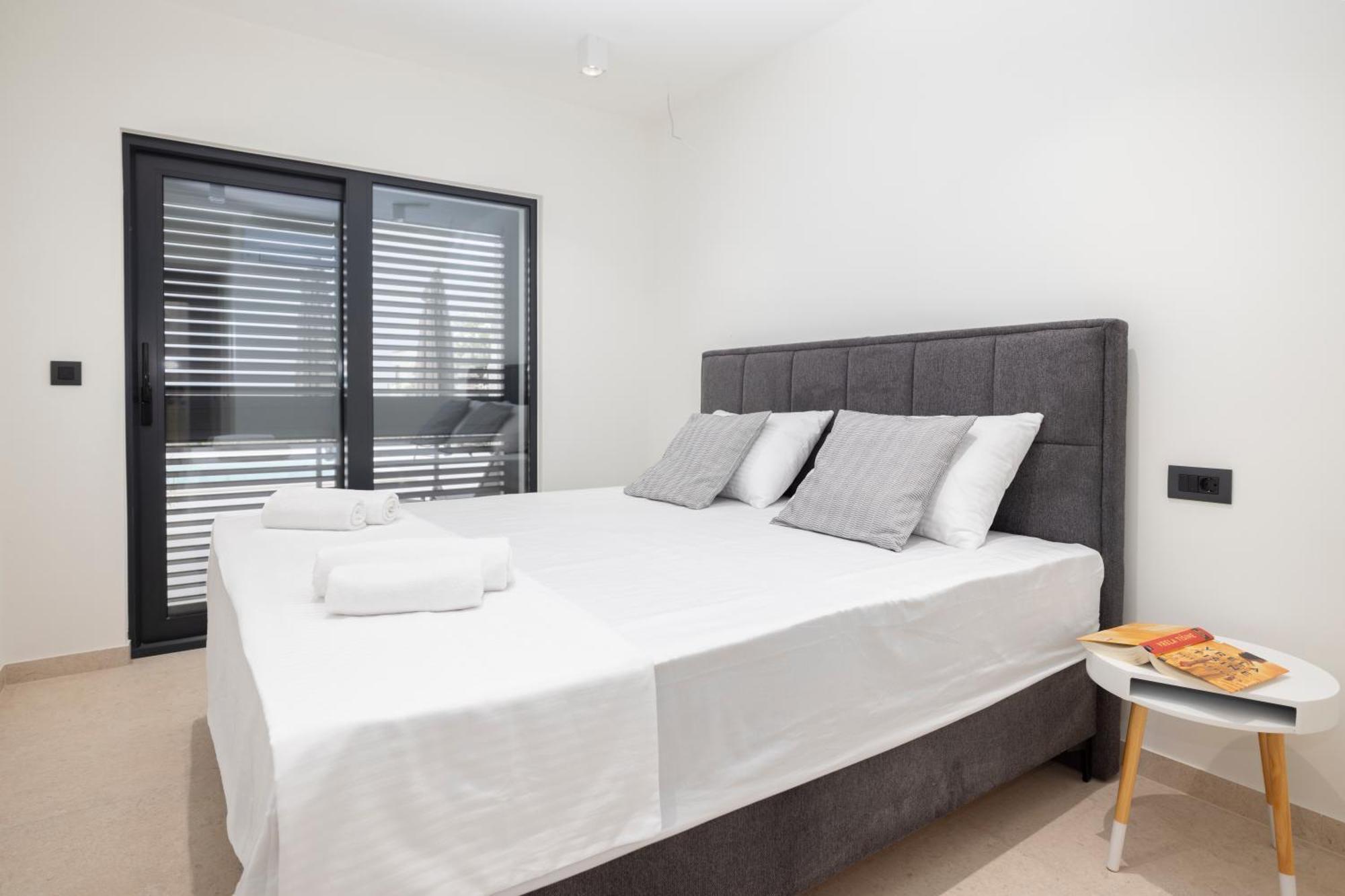 Silva Maris Apartments Макарска Экстерьер фото